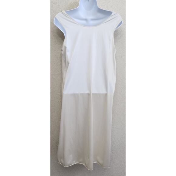 Vintage Cream Embroidered 2 Piece Nightgown & Robe Set Medium Lightweight Soft - Picture 7 of 9